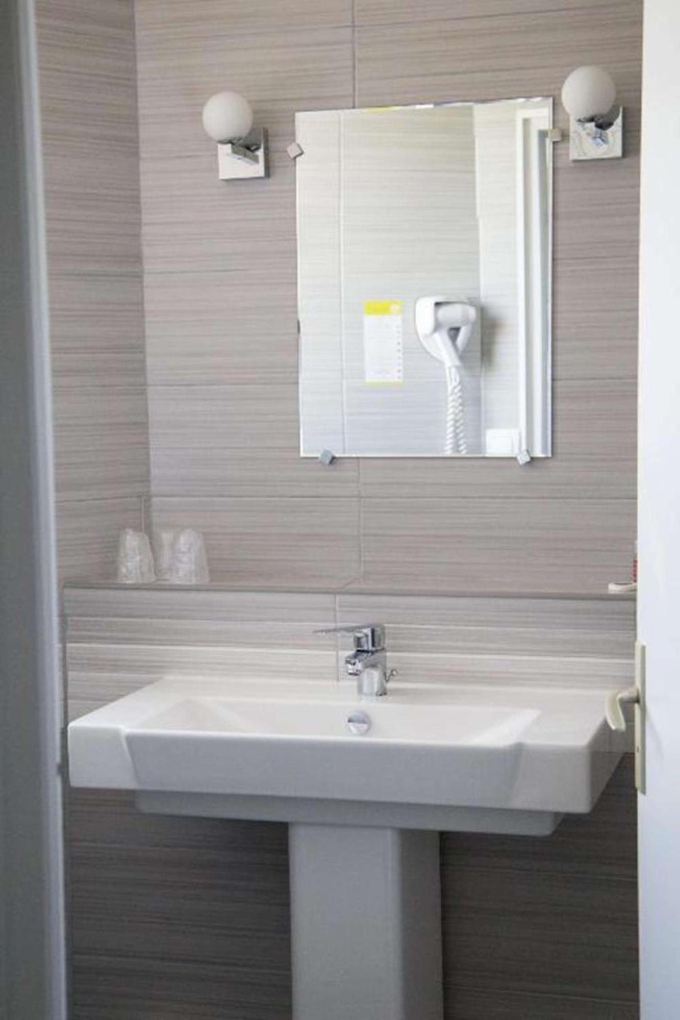 Sure Hotel By Best Western Angoulême Buitenkant foto
