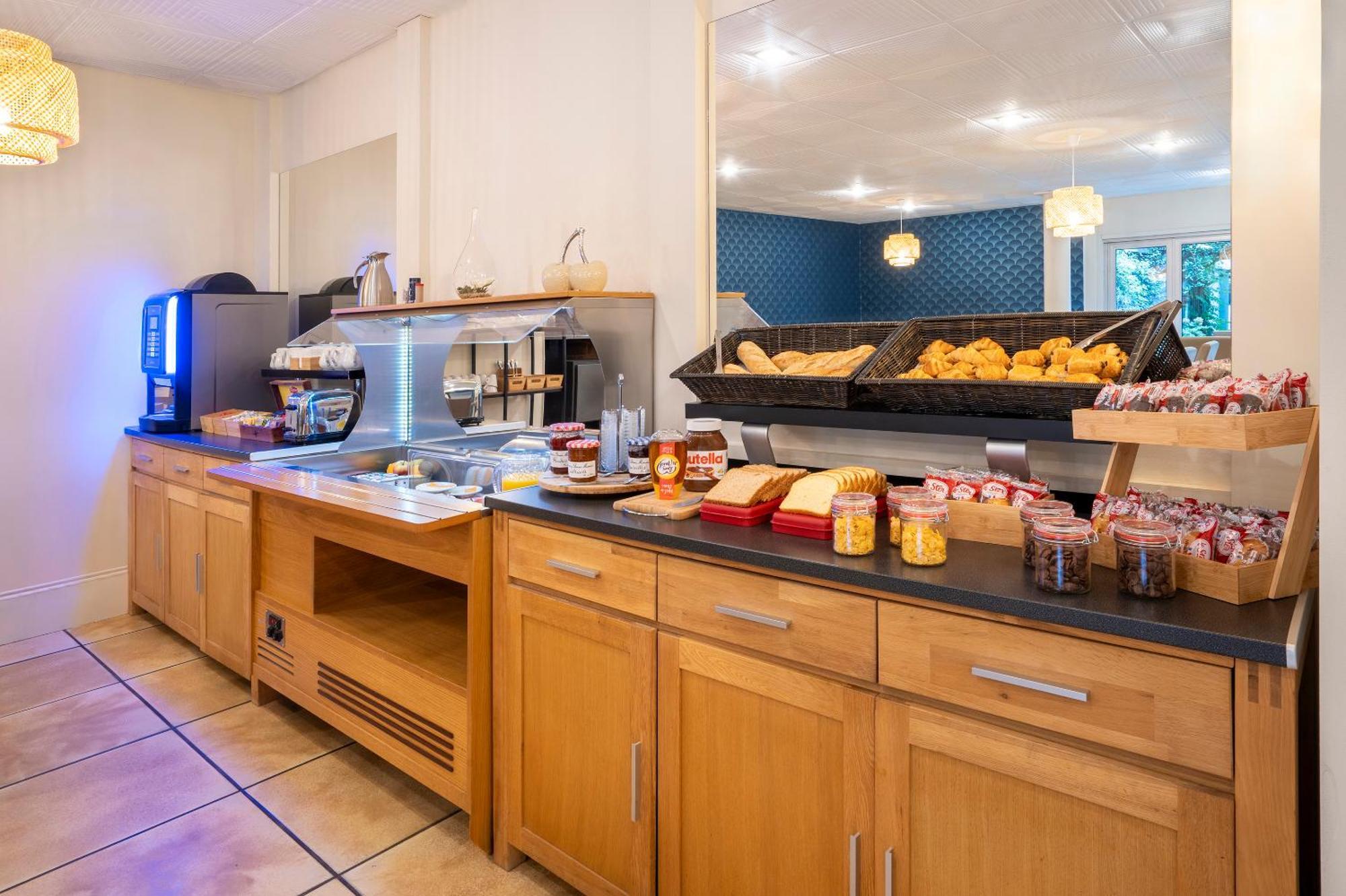 Sure Hotel By Best Western Angoulême Buitenkant foto
