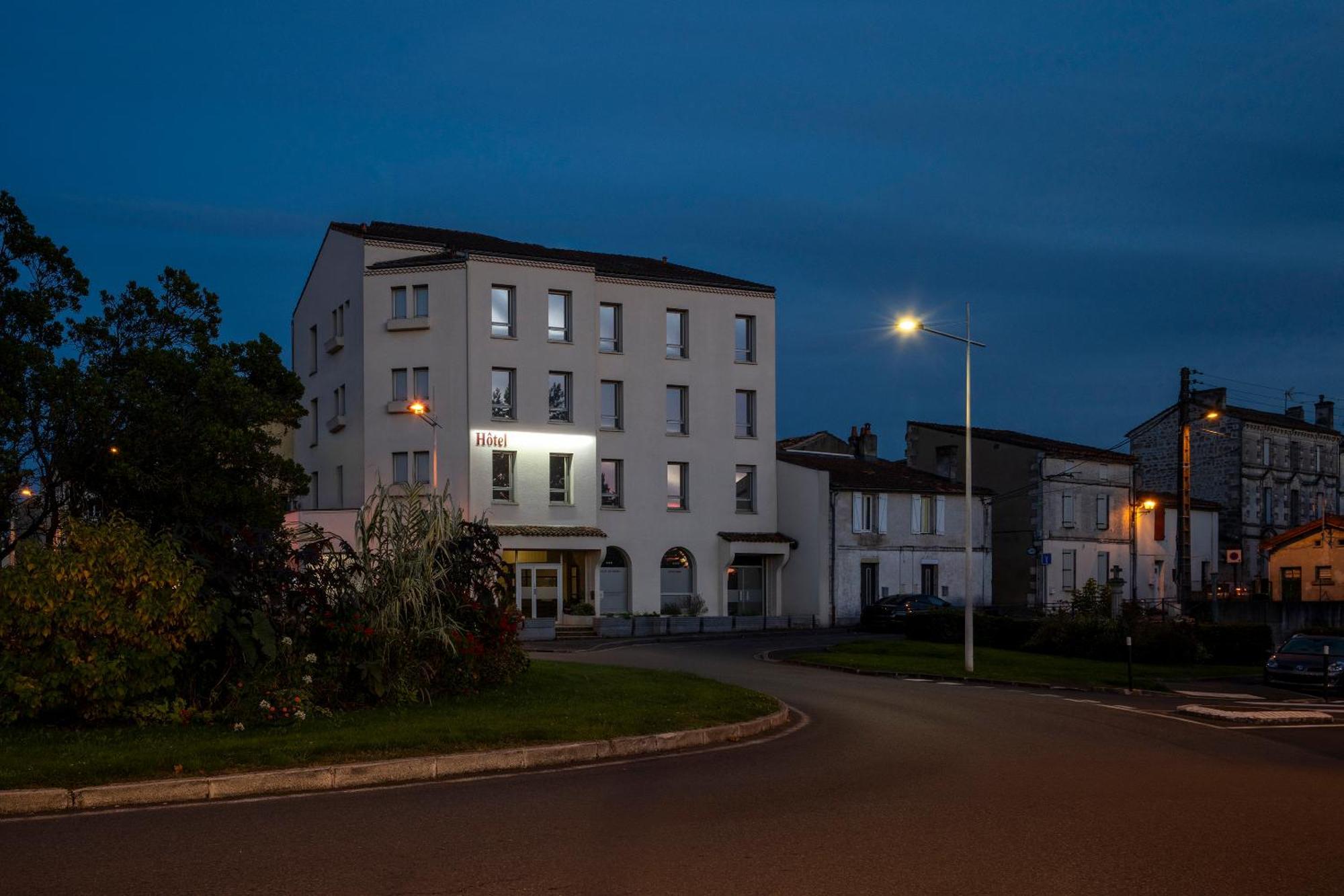 Sure Hotel By Best Western Angoulême Buitenkant foto