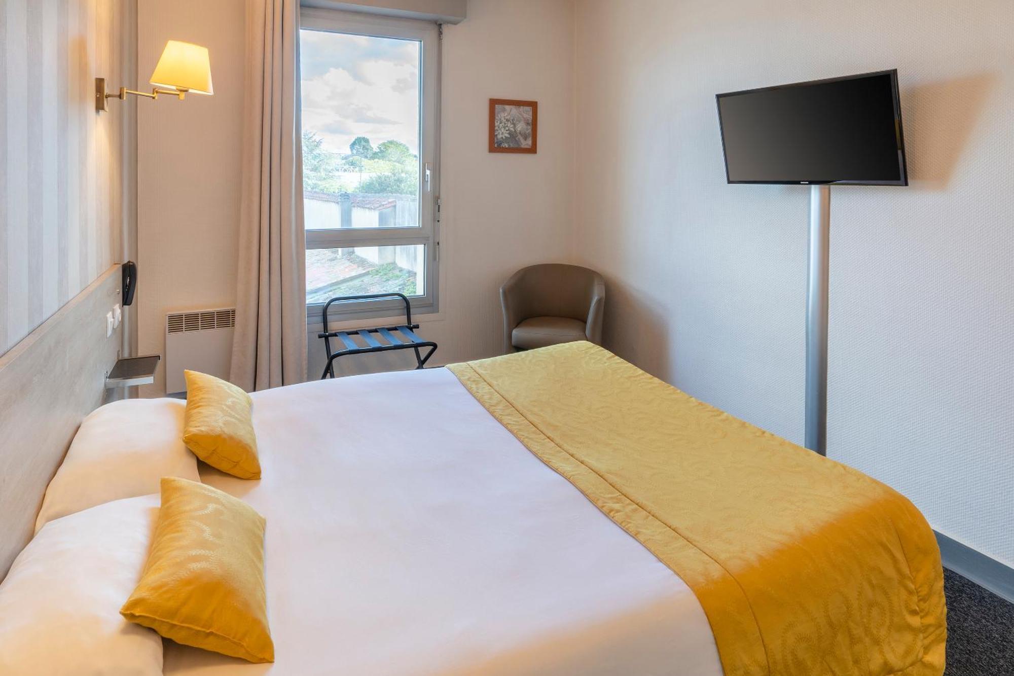 Sure Hotel By Best Western Angoulême Buitenkant foto